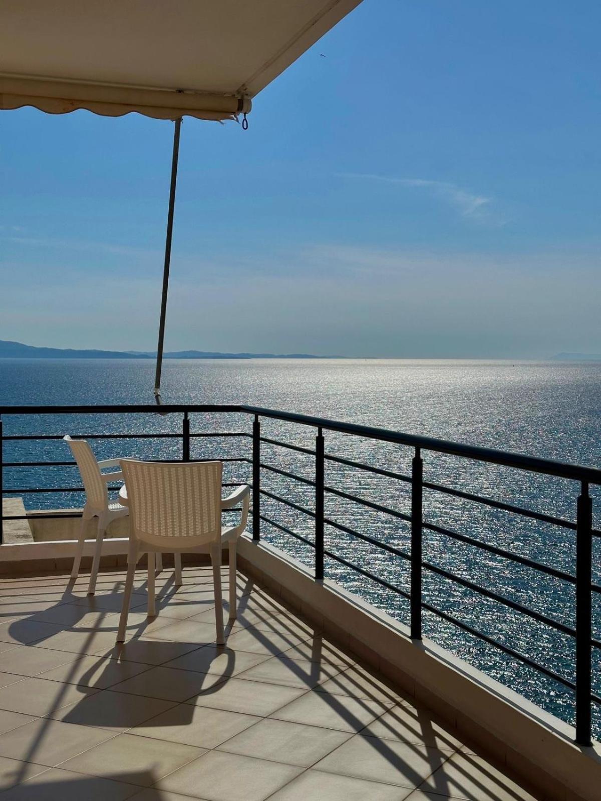 Esmeralda Apartaments Саранда Екстер'єр фото